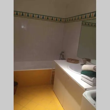 Les Grands Pins Apartment *